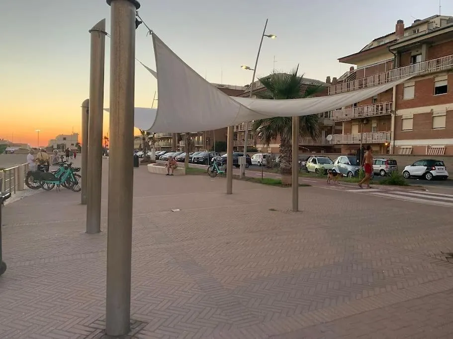 Bilocale A Due Passi Dal Porto E Dal Mare Apartment Lido di Ostia Italy